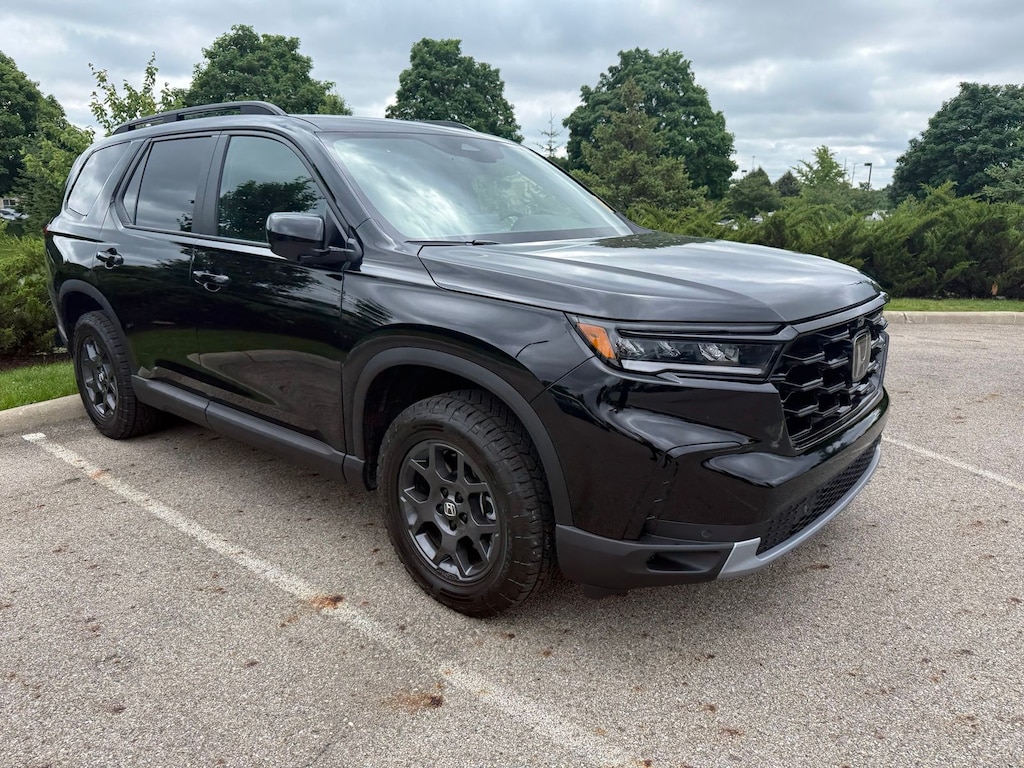 Used 2024 Honda Pilot TrailSport SUV