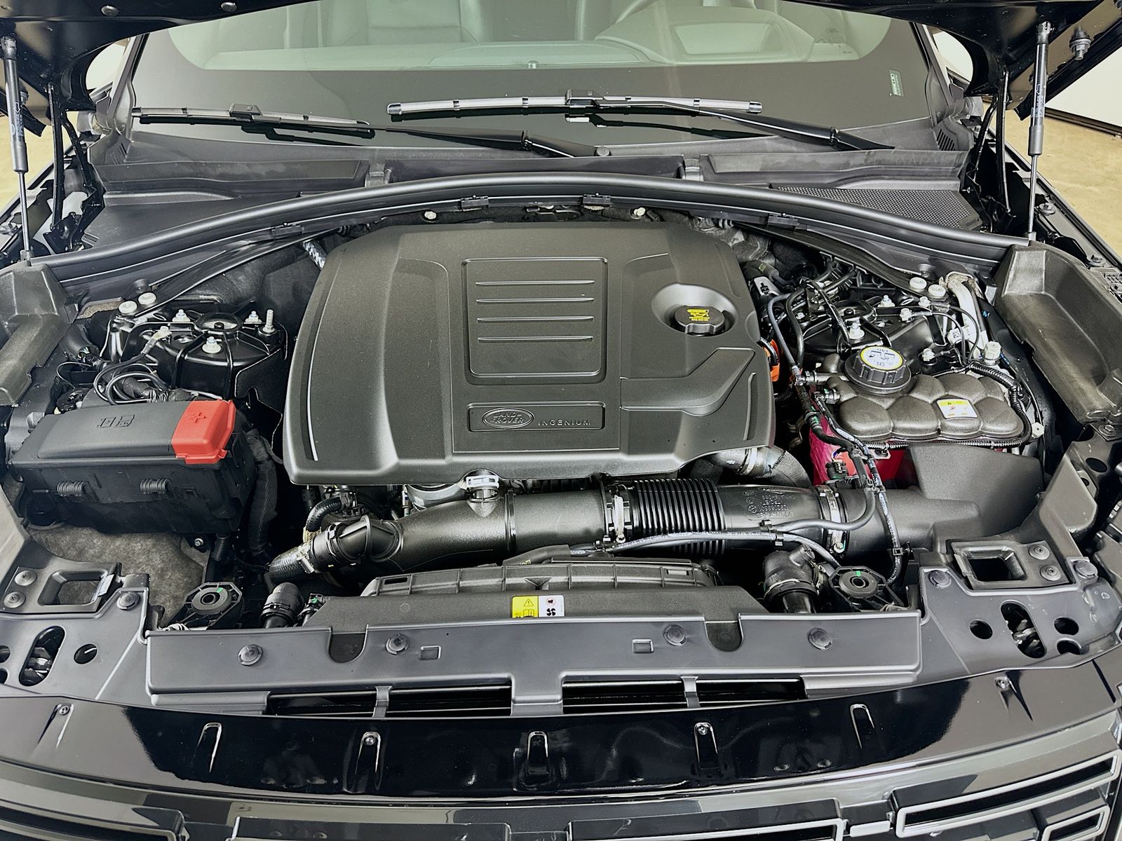 2026 Land Rover Range Rover Velar Dynamic SE - Photo 14