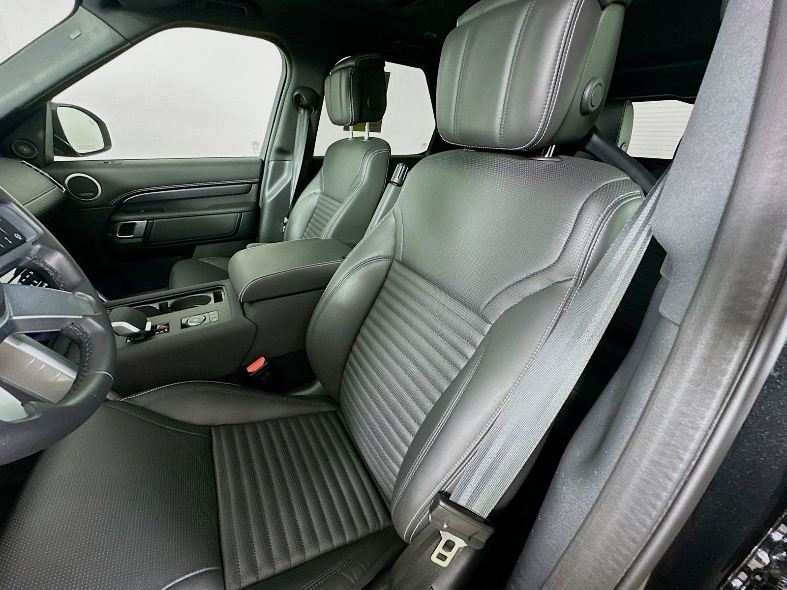 2025 Land Rover Discovery Metropolitan Edition - Photo 33