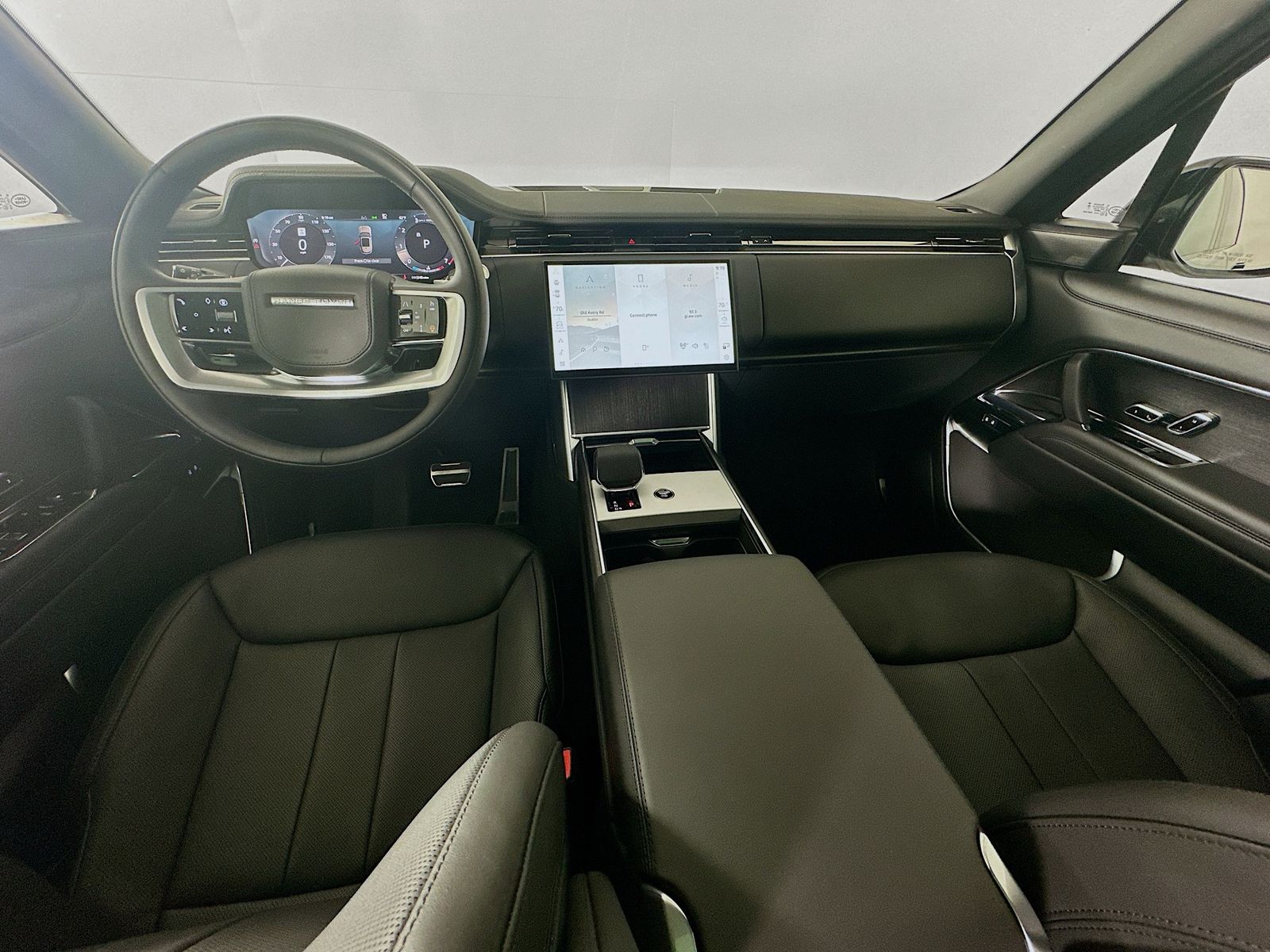 2025 Land Rover Range Rover SE - Photo 13