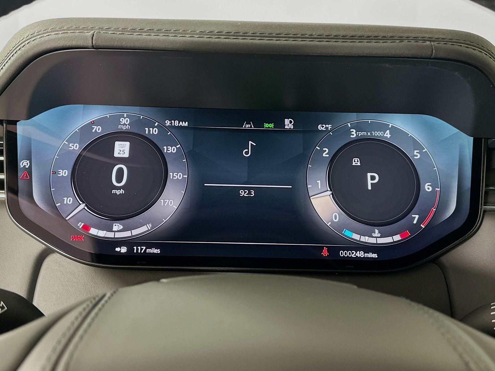 2025 Land Rover Range Rover SE - Photo 18