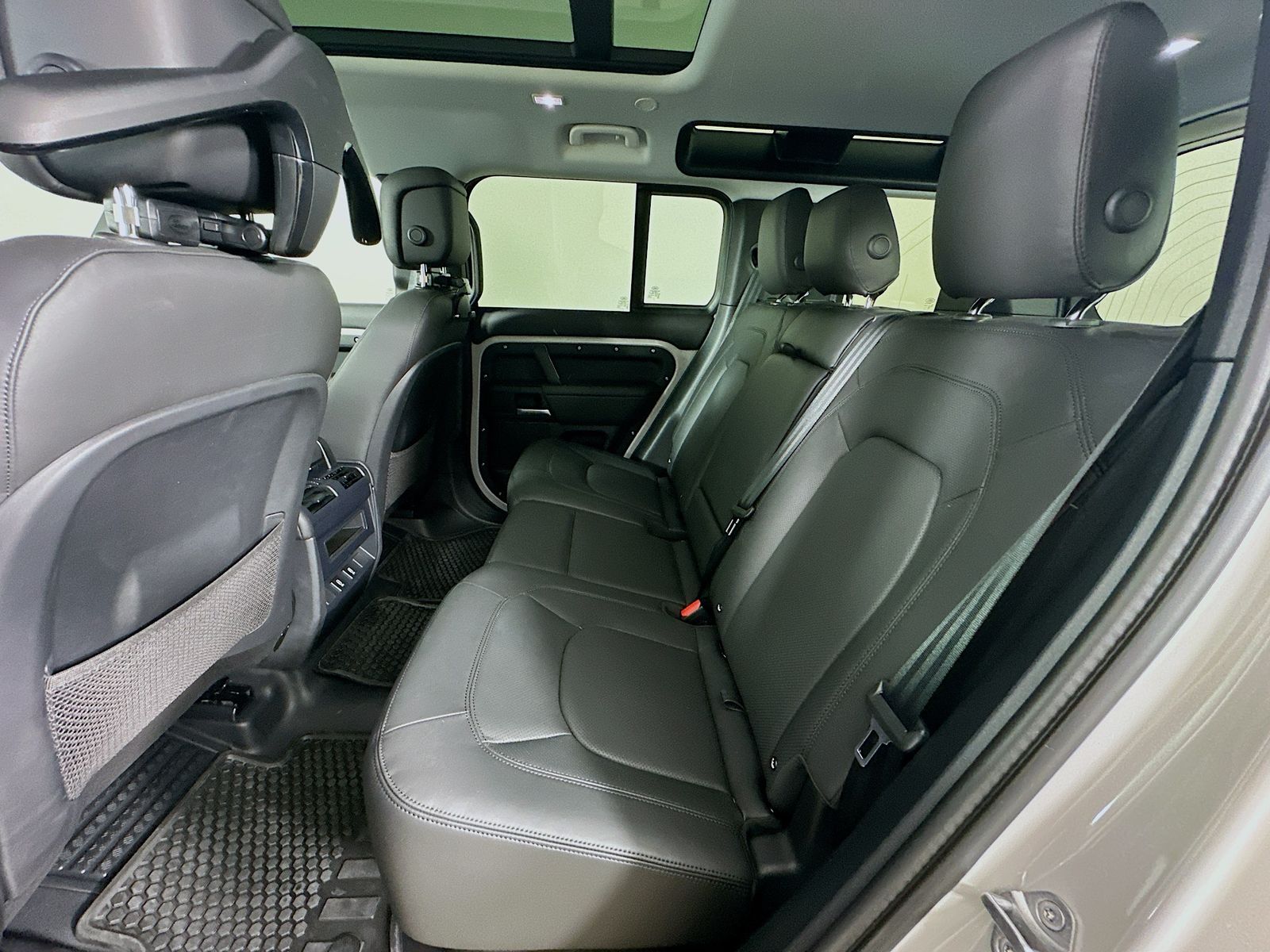 2026 Land Rover Defender S - Photo 38
