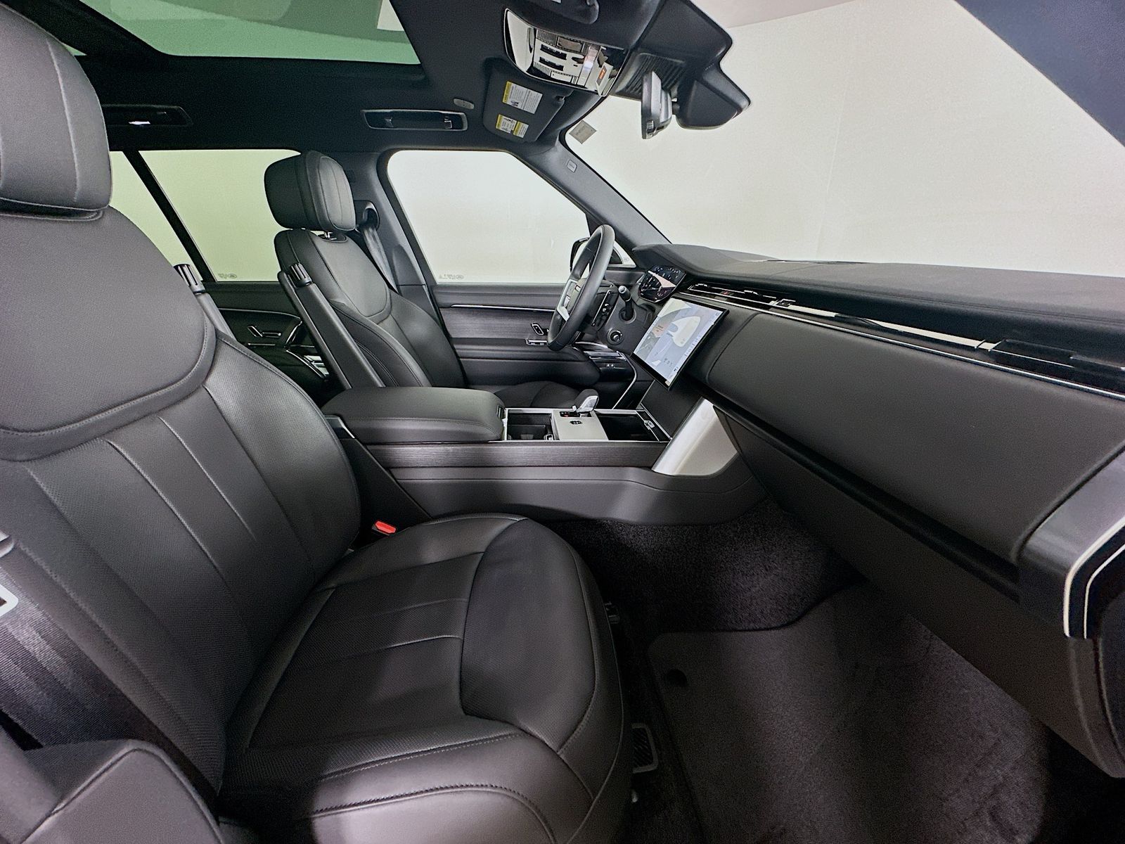 2025 Land Rover Range Rover SE - Photo 43