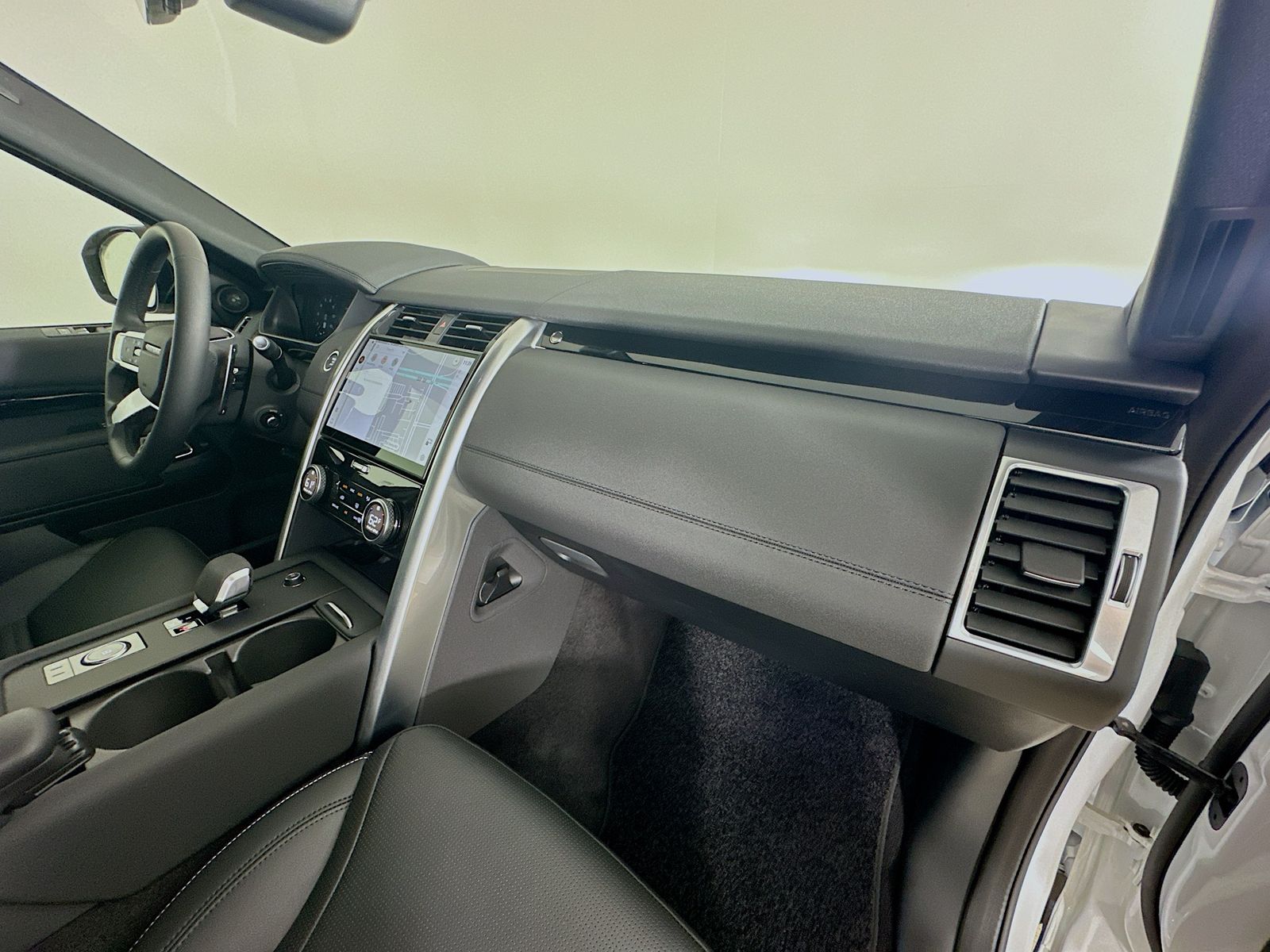 2025 Land Rover Discovery S - Photo 49