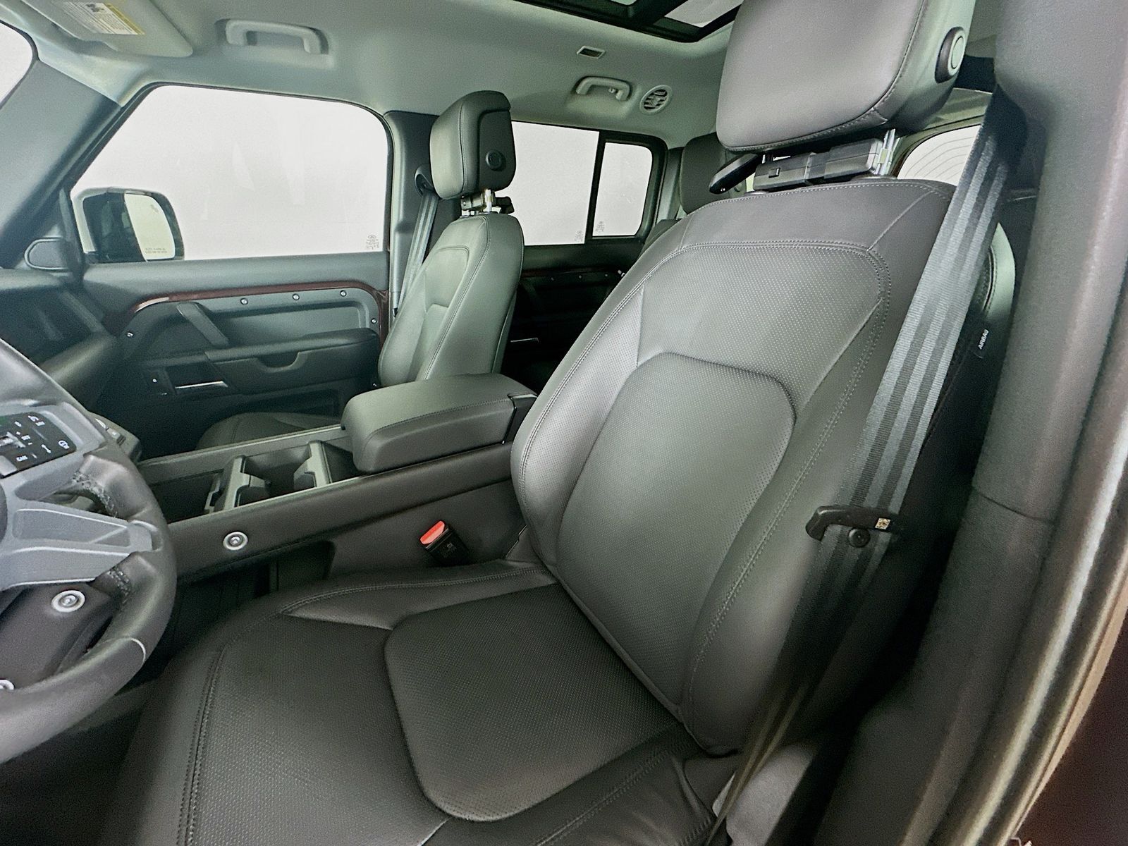 2025 Land Rover Defender S - Photo 29