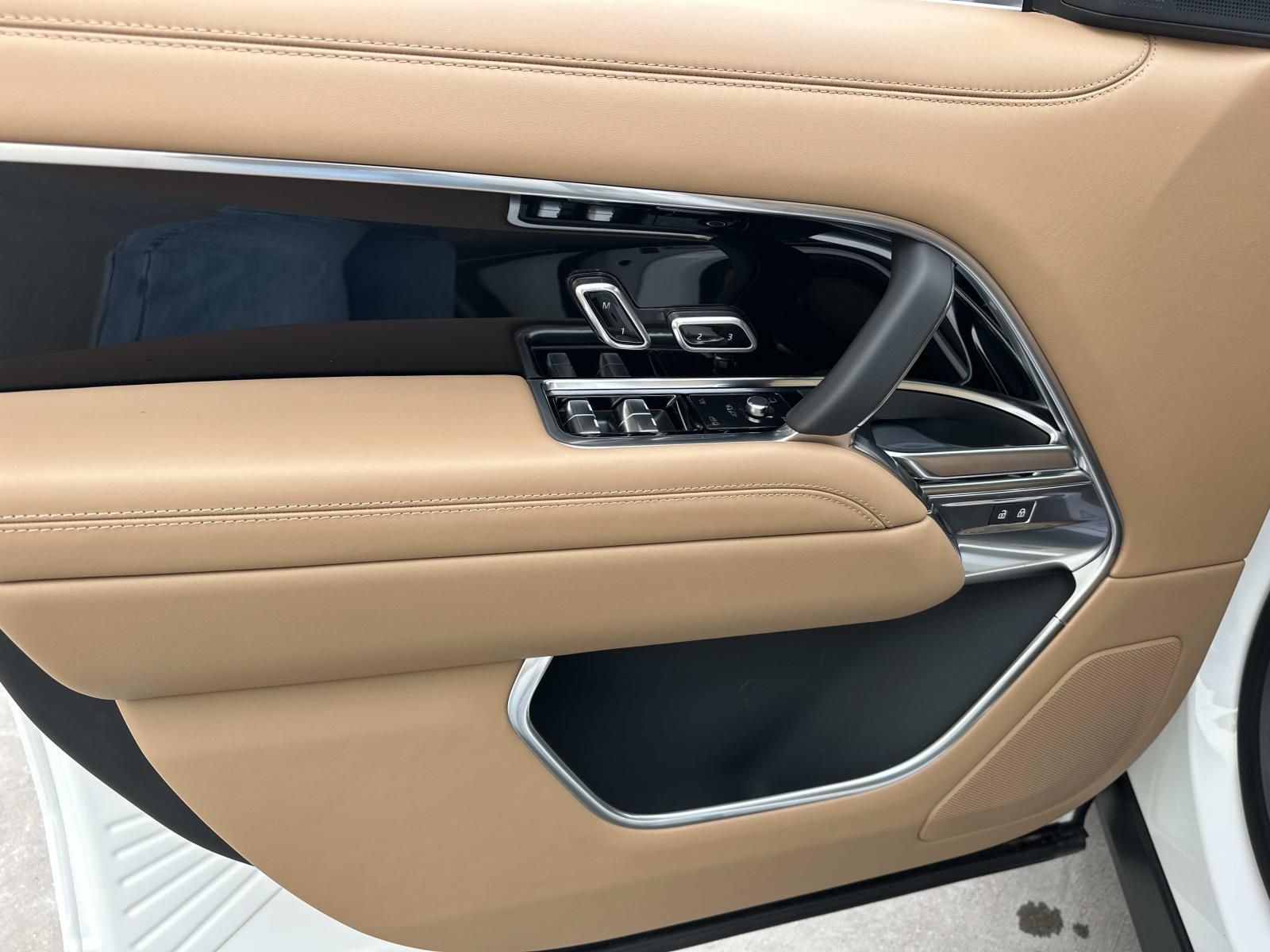 2026 Land Rover Range Rover SE - Photo 9