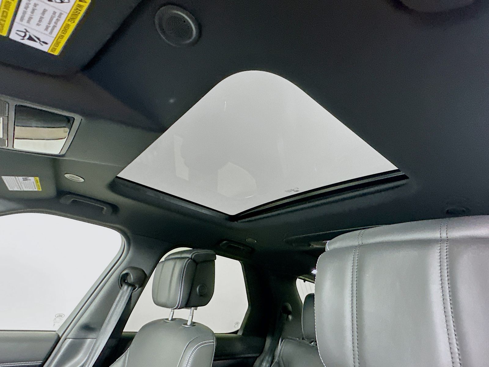 2025 Land Rover Discovery Metropolitan Edition - Photo 29