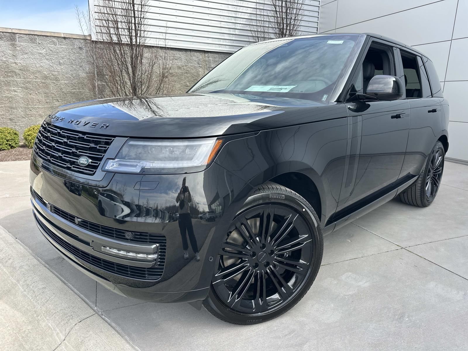 2026 Land Rover Range Rover 4.4 SE SWB's photo