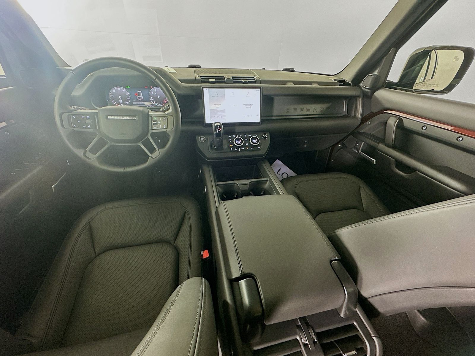 2025 Land Rover Defender S - Photo 14