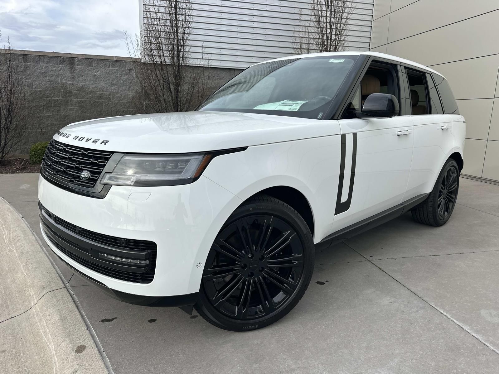 2026 Land Rover Range Rover 3.0 SE SWB's photo