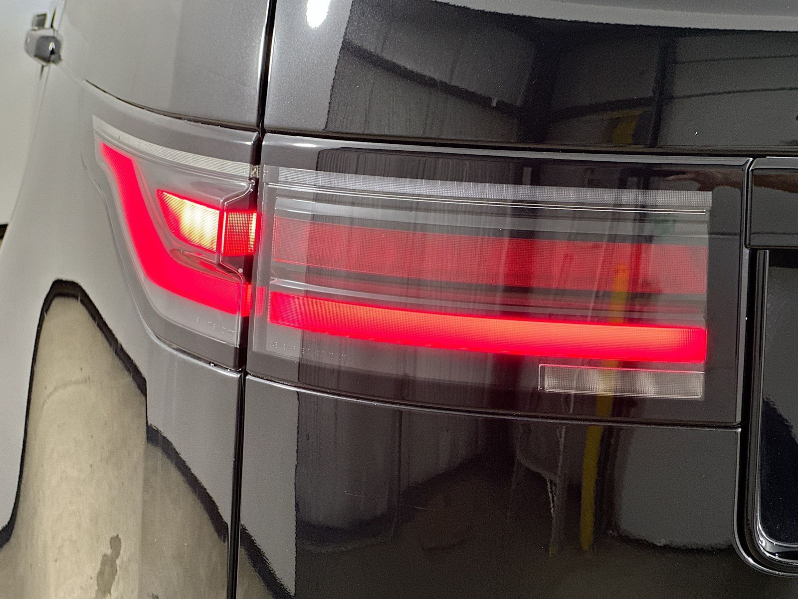 2025 Land Rover Discovery Metropolitan Edition - Photo 11