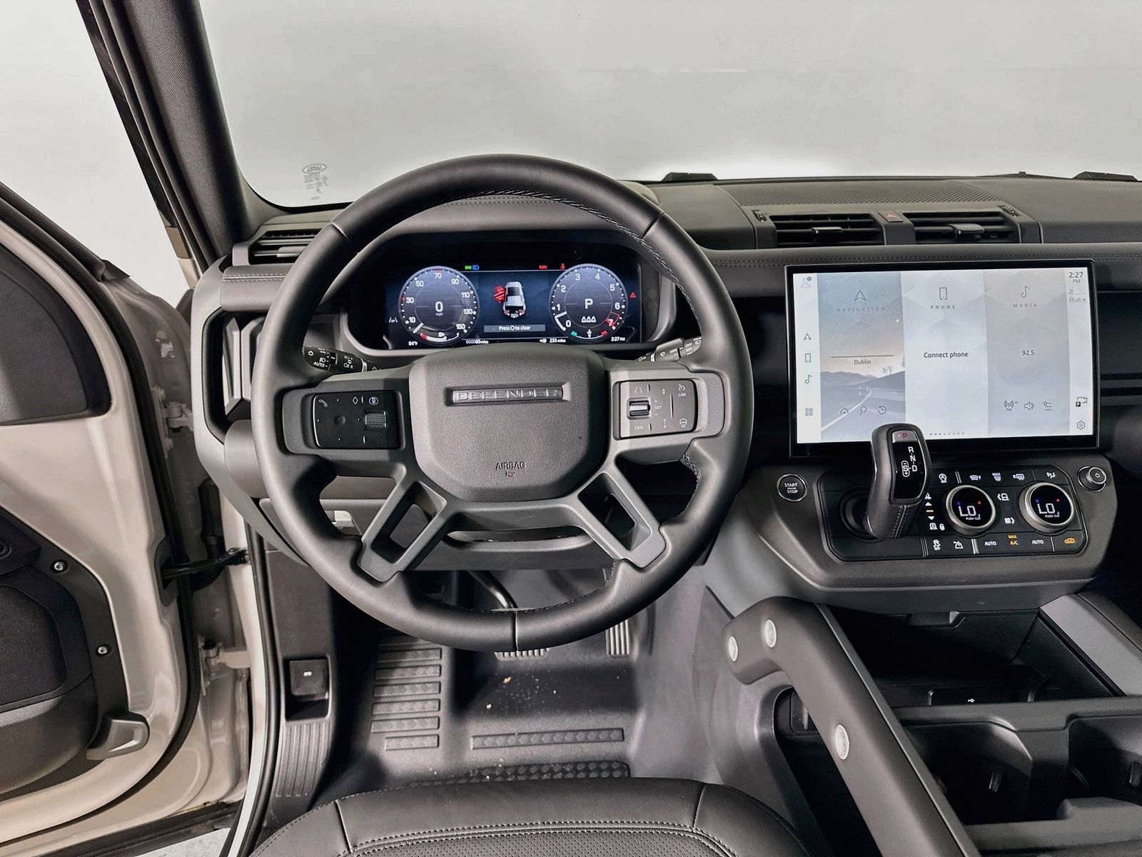 2026 Land Rover Defender X-Dynamic SE - Photo 16