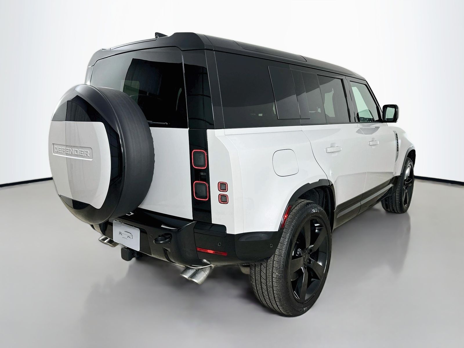 2026 Land Rover Defender X-Dynamic SE - Photo 5