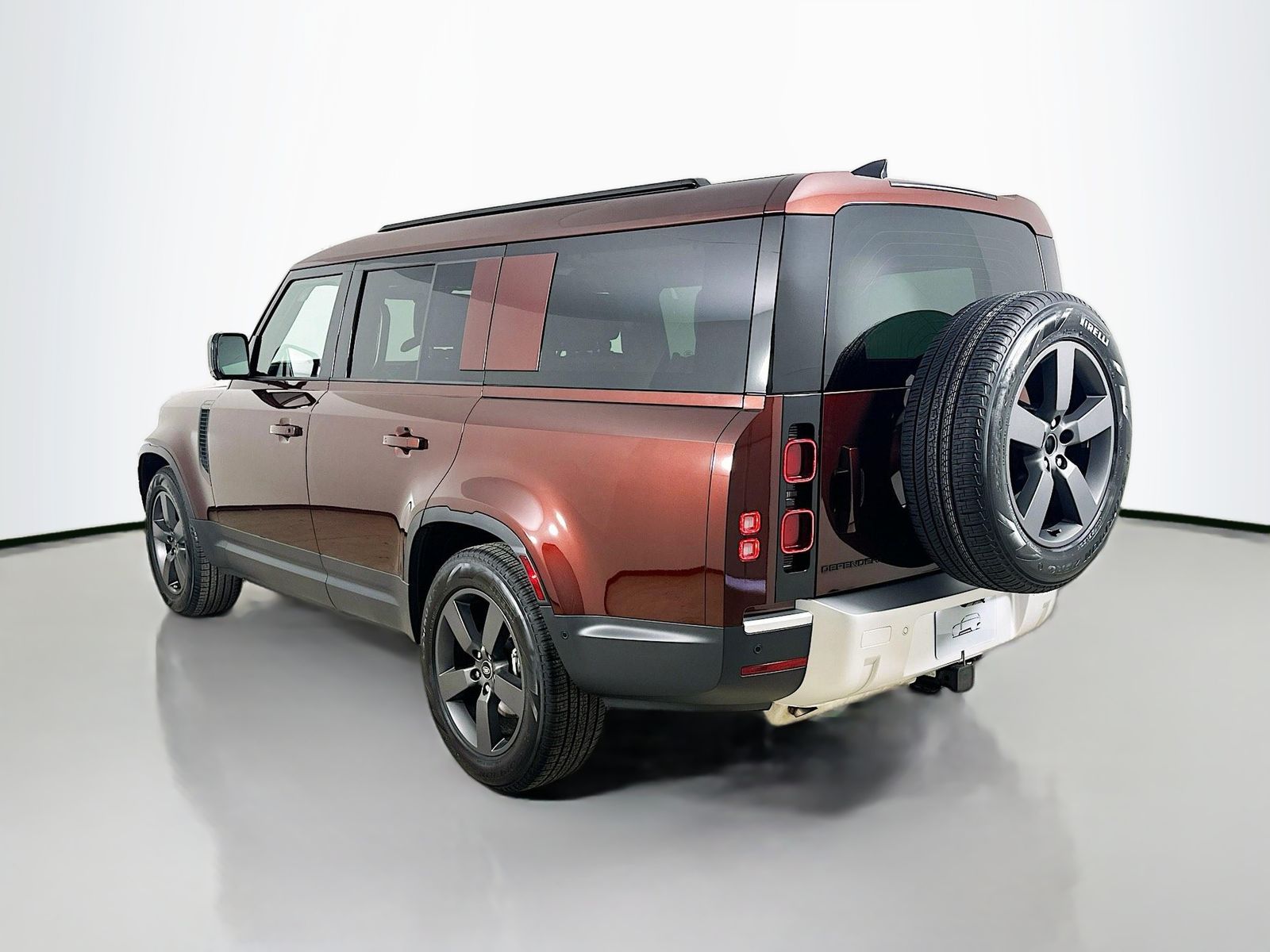 2025 Land Rover Defender S - Photo 7