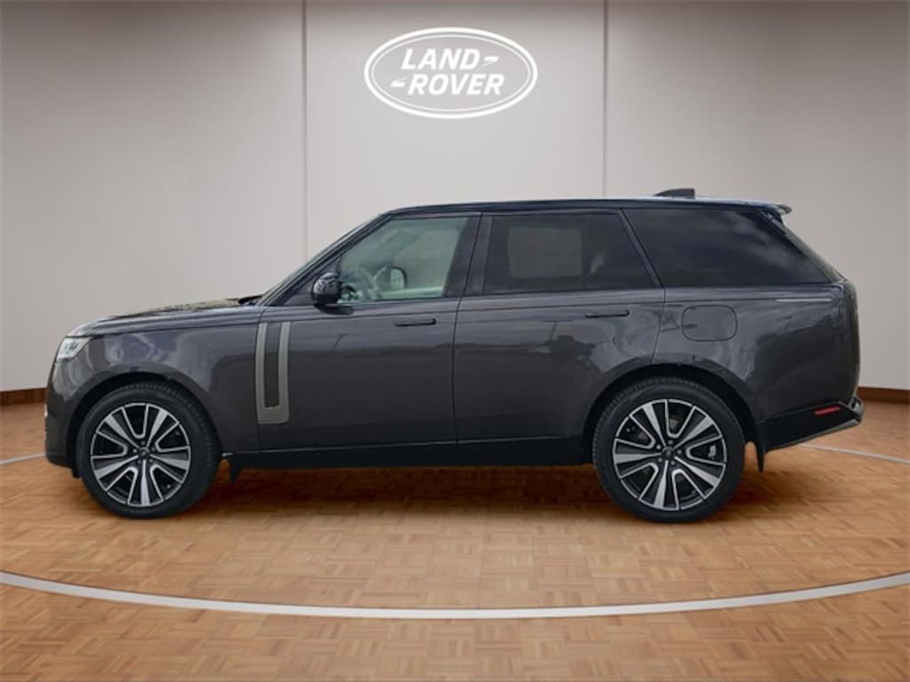 New 2025 Land Rover Range Rover SE 550PS SUV