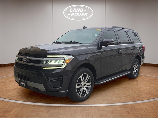 2023 Ford Expedition XLT's photo