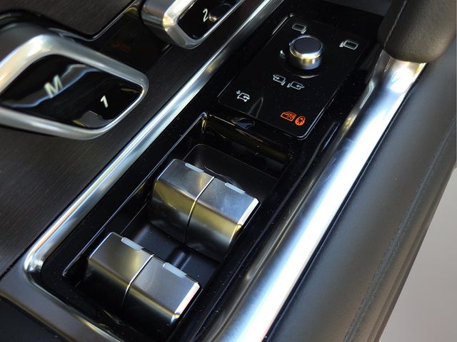 2025 Land Rover Range Rover SE - Photo 13