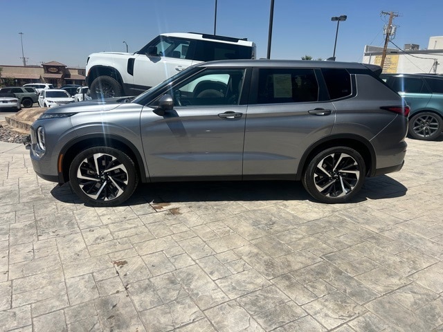 Used 2024 Mitsubishi Outlander SE with VIN JA4J4VA81RZ035871 for sale in El Paso, TX
