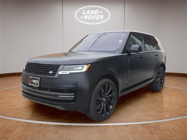 2023 Land Rover Range Rover SE's photo
