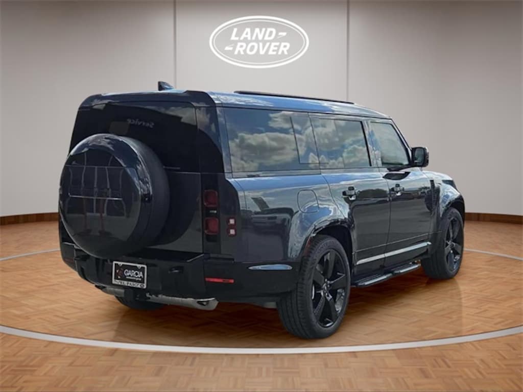 New 2025 Land Rover Defender 130 X-Dynamic SE SUV