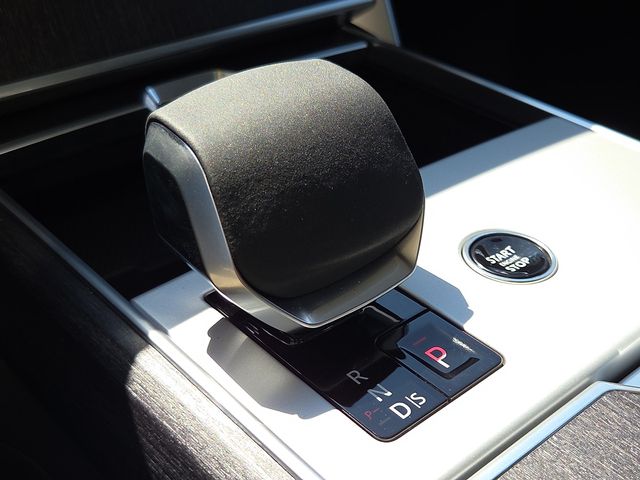 2025 Land Rover Range Rover SE - Photo 20