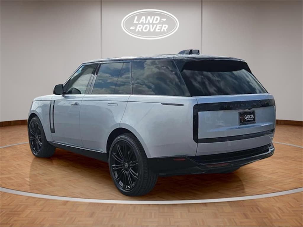 New 2025 Land Rover Range Rover SE SUV