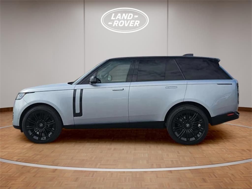 New 2025 Land Rover Range Rover SE SUV