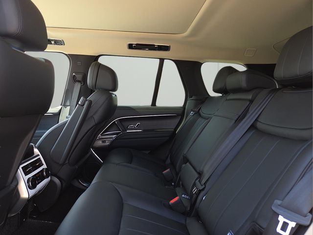2025 Land Rover Range Rover SE - Photo 11
