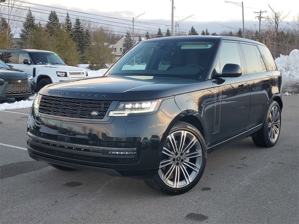 2025 Land Rover Range Rover SE's photo