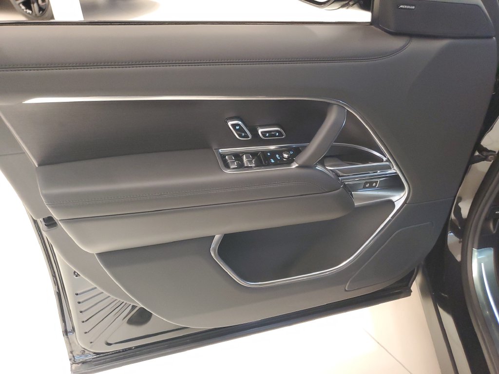2026 Land Rover Range Rover SE - Photo 7