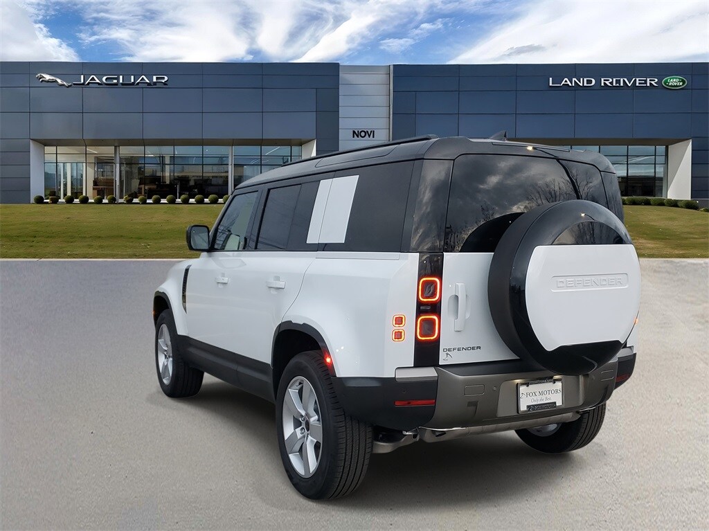 2026 Land Rover Defender 110 S photo 2