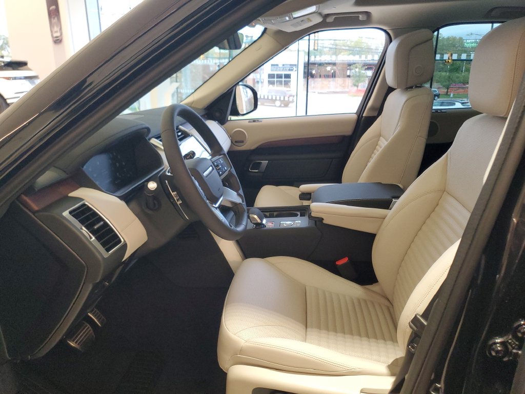 2026 Land Rover Discovery Dynamic SE - Photo 12