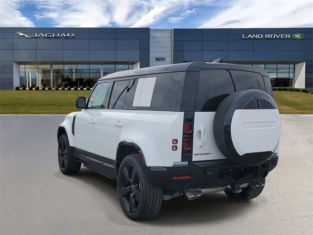 2025 Land Rover Defender 110 X-Dynamic SE photo 2