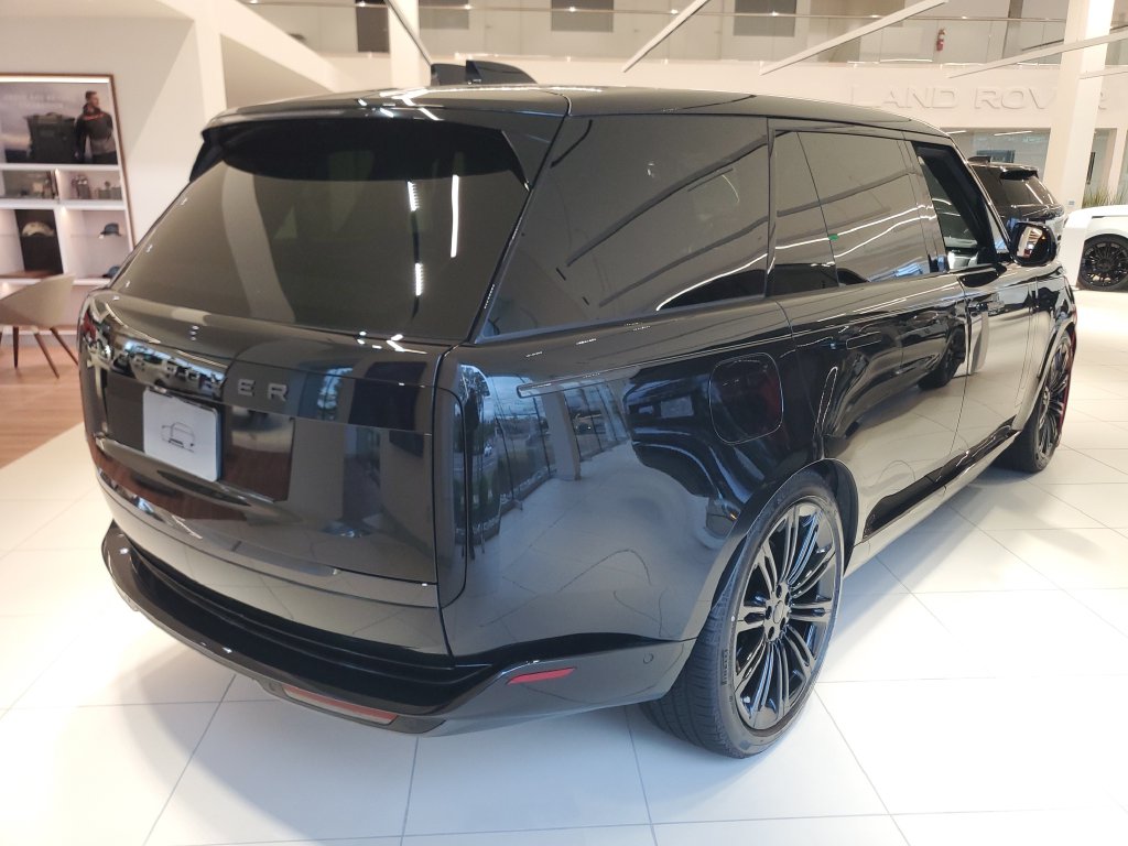2026 Land Rover Range Rover SE - Photo 3