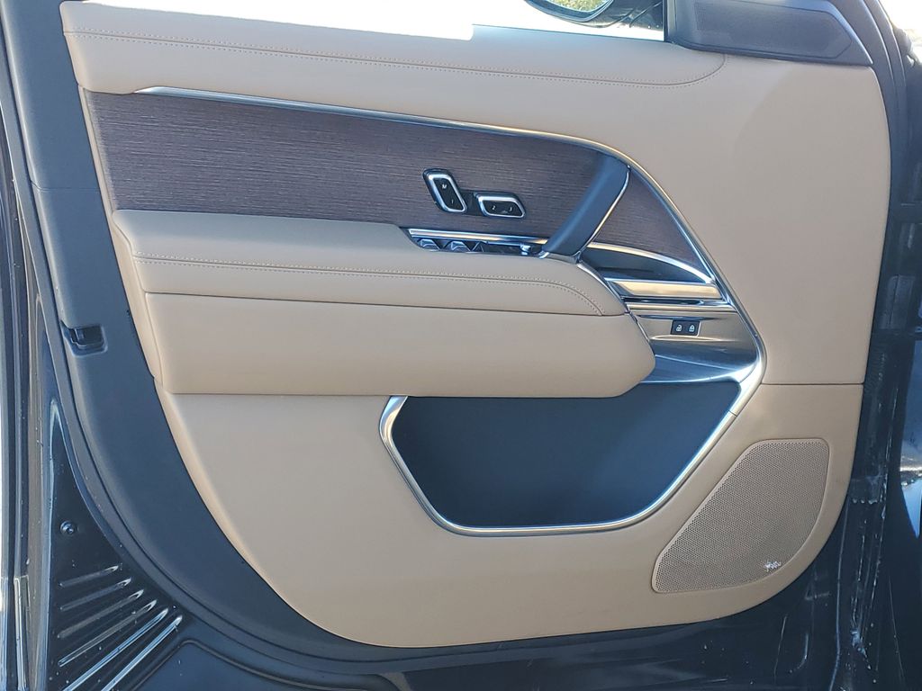 2026 Land Rover Range Rover SE - Photo 10