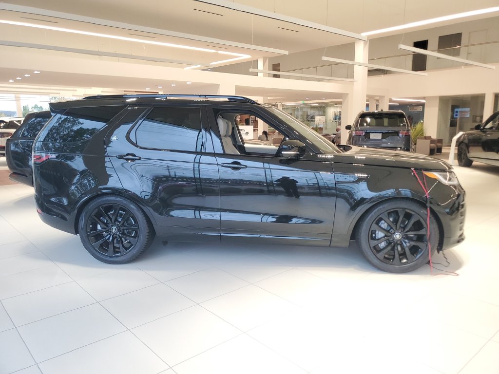 2026 Land Rover Discovery Dynamic SE - Photo 3