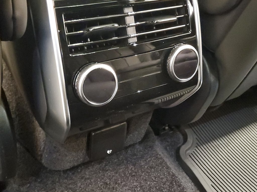 2026 Land Rover Range Rover SE - Photo 28