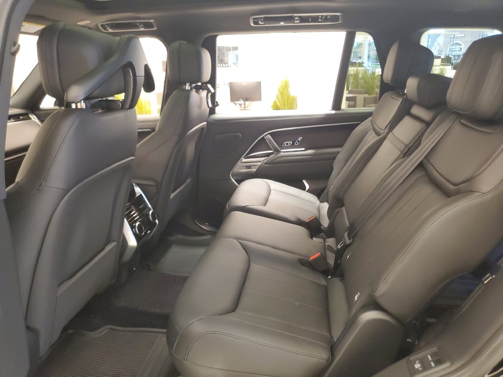2026 Land Rover Range Rover SE - Photo 23