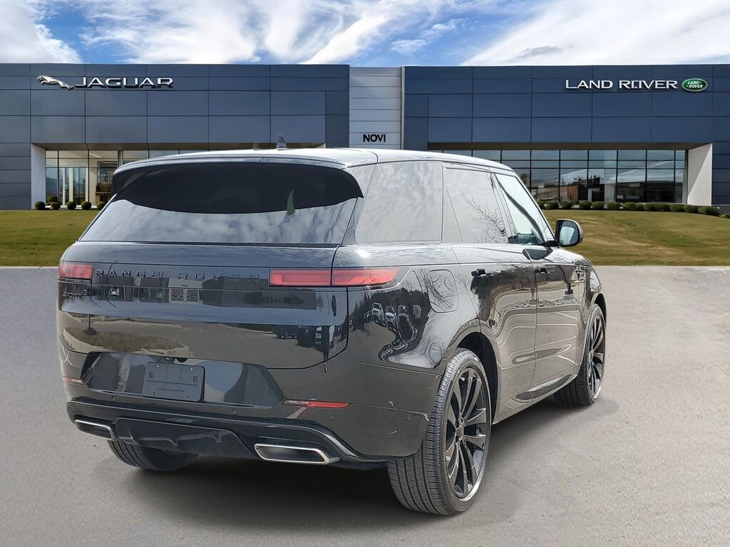 New 2026 Land Rover Range Rover Sport Dynamic SE SUV