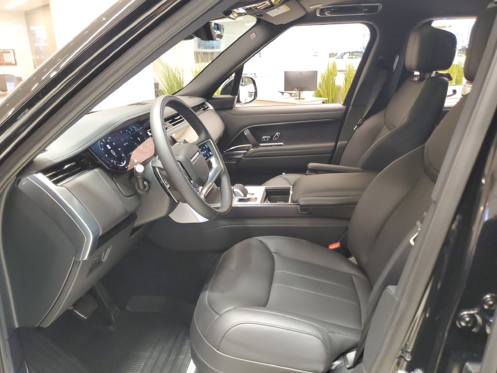 2026 Land Rover Range Rover SE - Photo 11