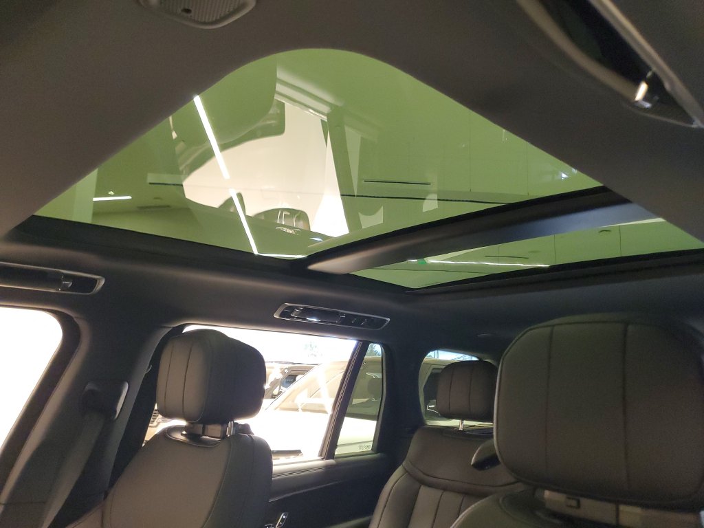 2026 Land Rover Range Rover SE - Photo 10