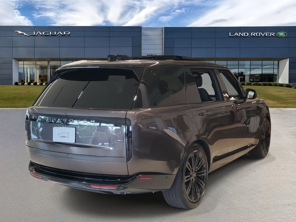 New 2026 Land Rover Range Rover SE LWB 7-Seats / V8 SUV