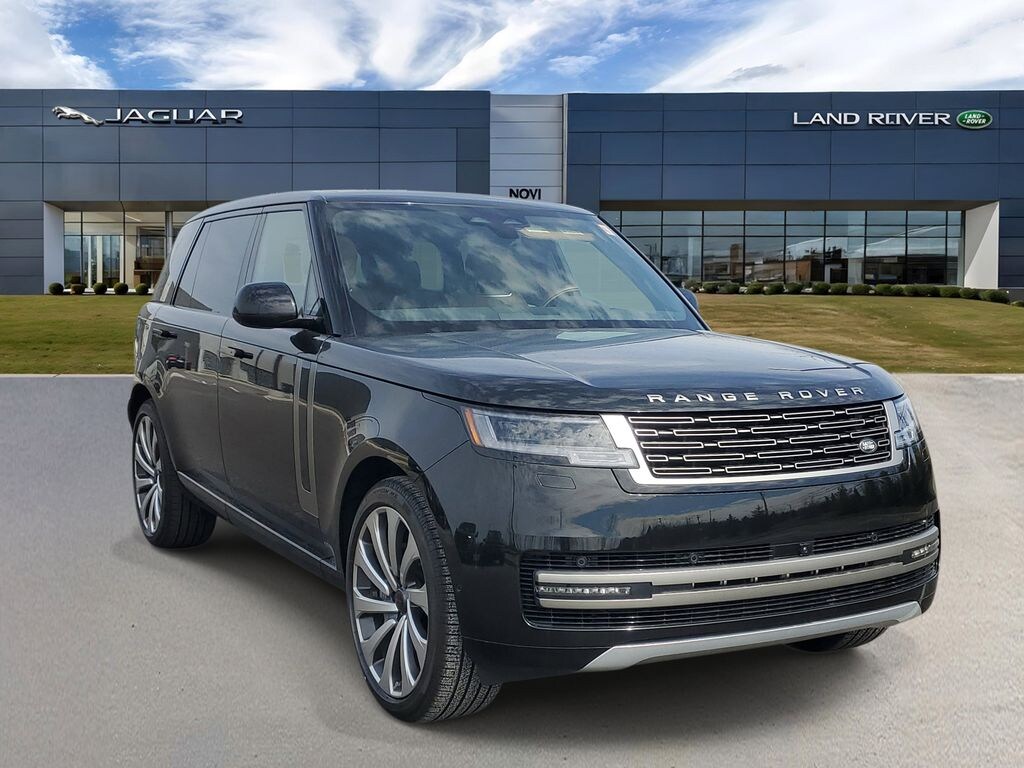 New 2026 Land Rover Range Rover SE LWB 7-Seats / V8 SUV