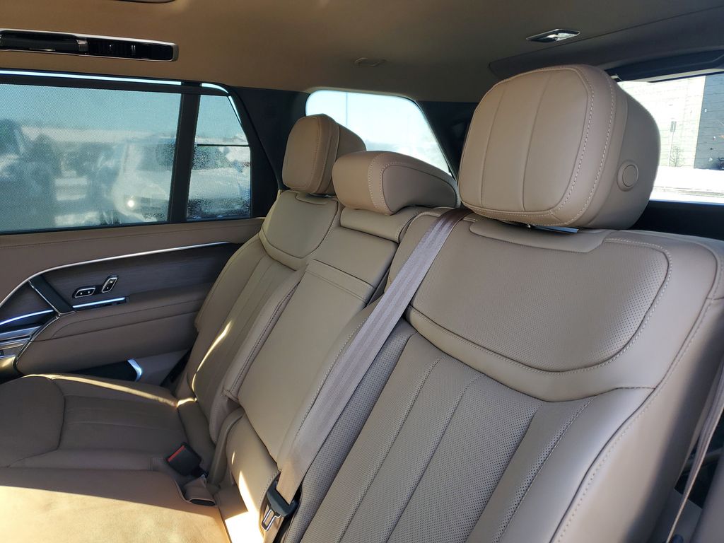 2026 Land Rover Range Rover SE - Photo 27