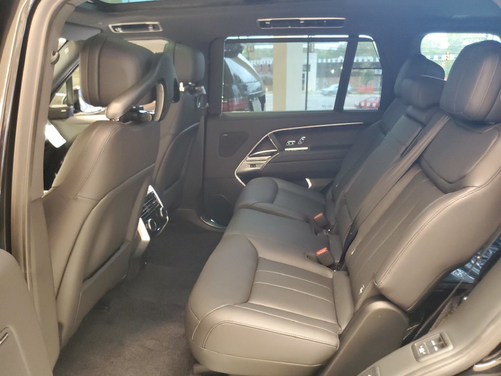 2026 Land Rover Range Rover SE - Photo 25