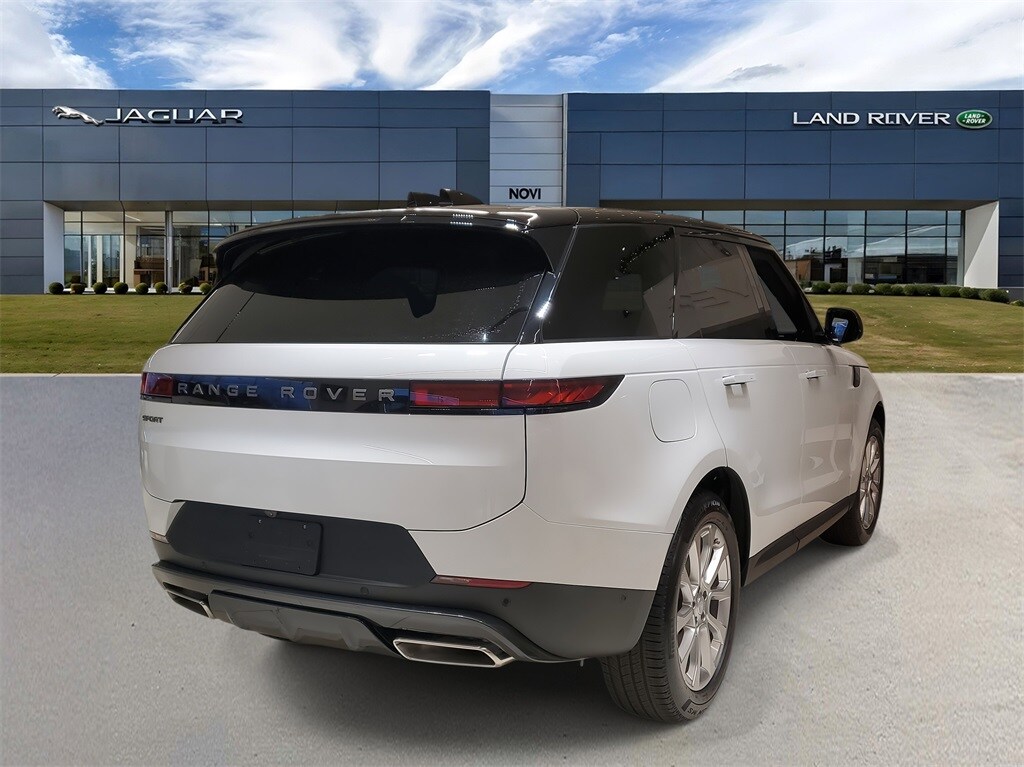 2025 Land Rover Range Rover Sport SE photo 3