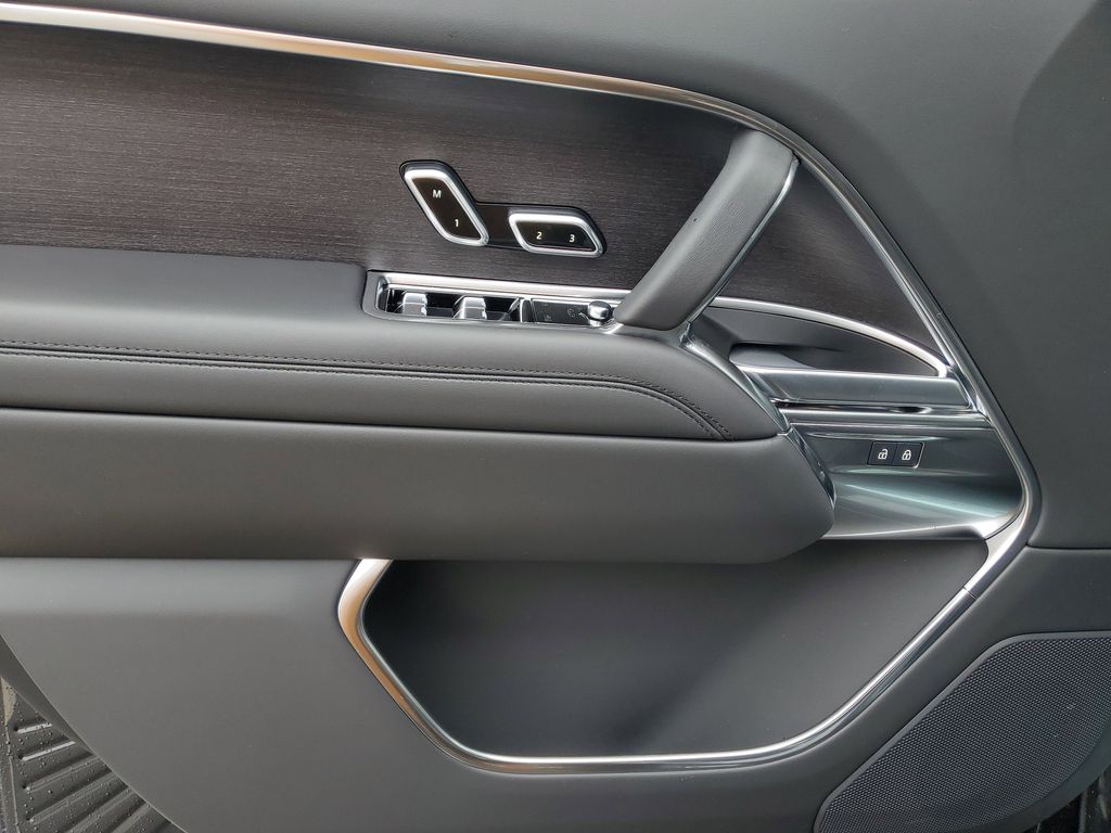 2026 Land Rover Range Rover SE - Photo 9