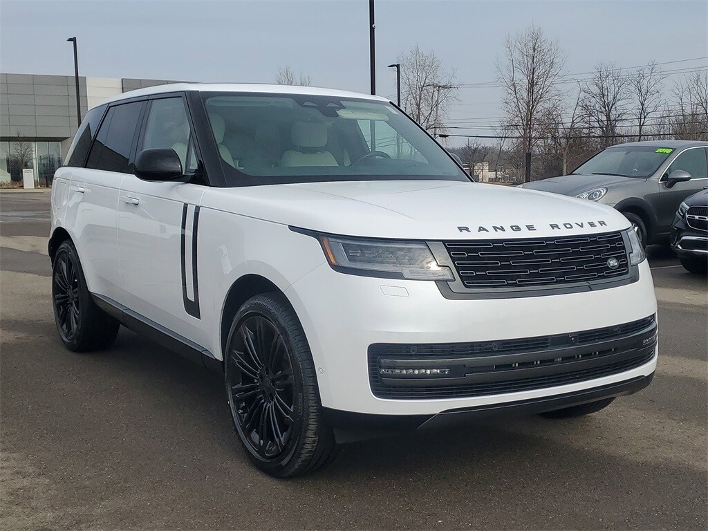 New 2026 Land Rover Range Rover SE SUV