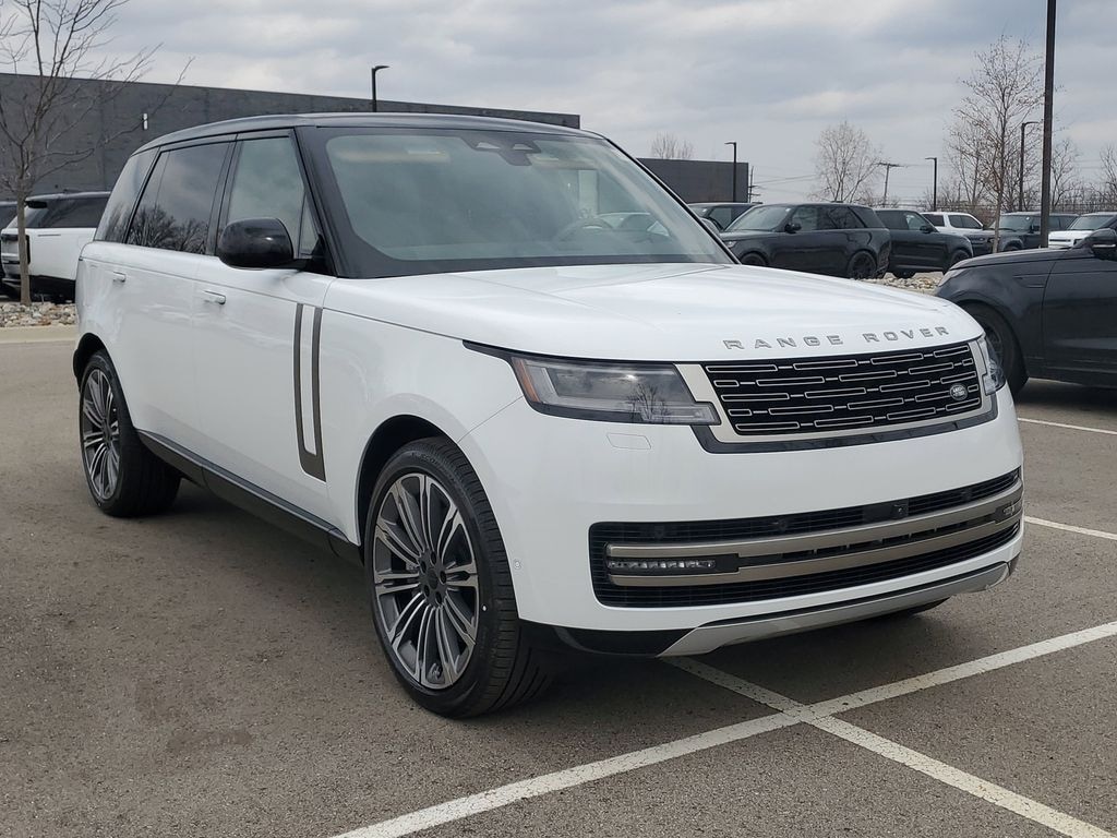 New 2026 Land Rover Range Rover SE LWB 7-Seats / V8 SUV