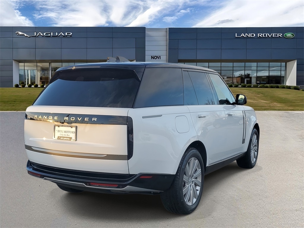 New 2025 Land Rover Range Rover SE SUV